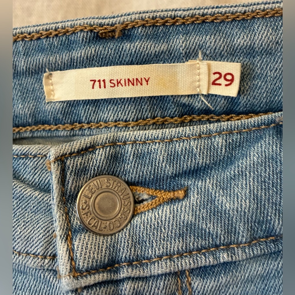 Levi's 711 Skinny Jeans - Picture 3 of 4